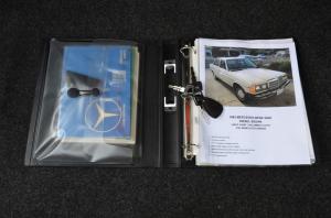 Mercedes-Benz 240 D 1983 года  (EU)